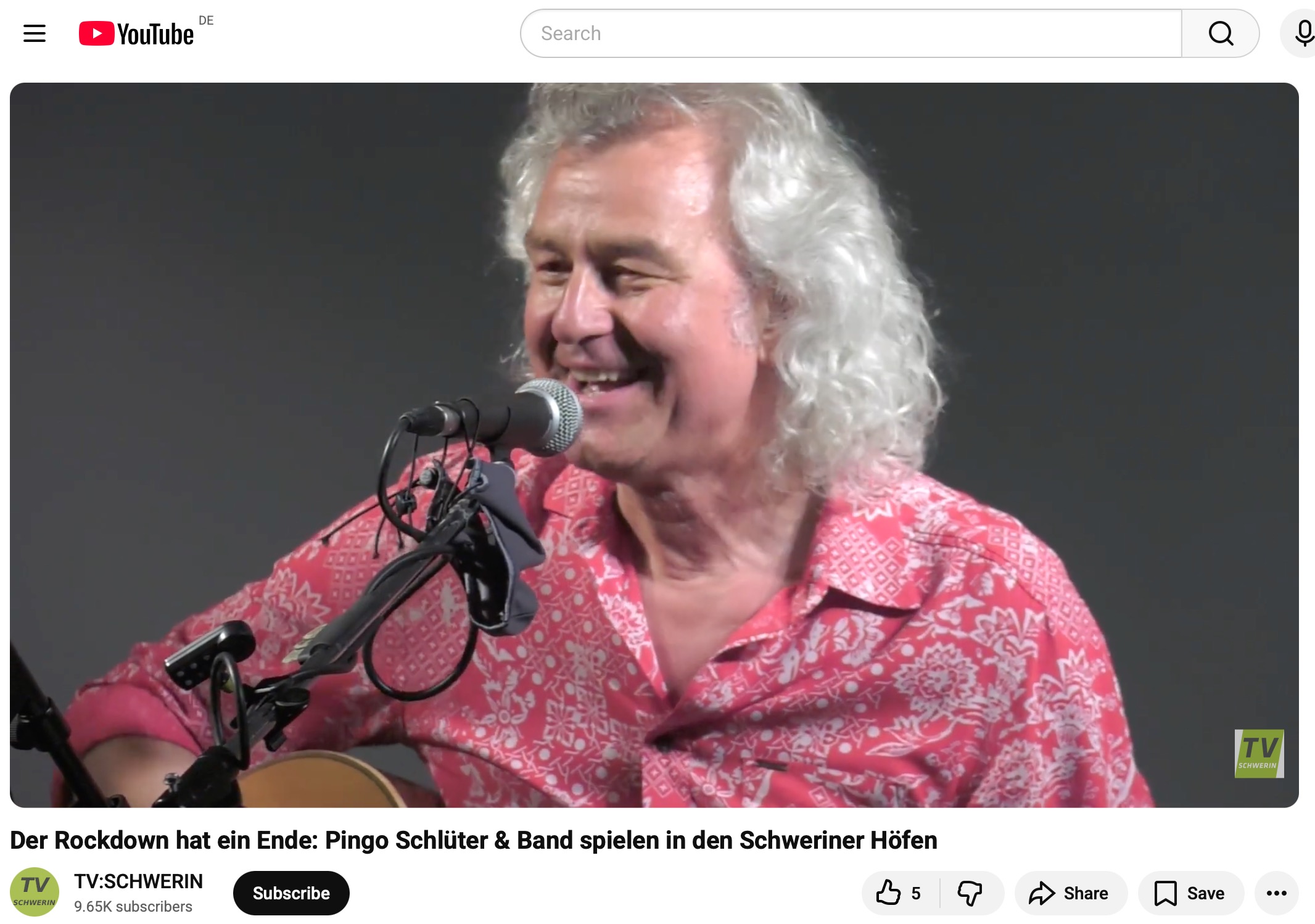 Video: Der Rockdown hat ein Ende: Pingo Schlüter & Band spielen in den Schweriner Höfen